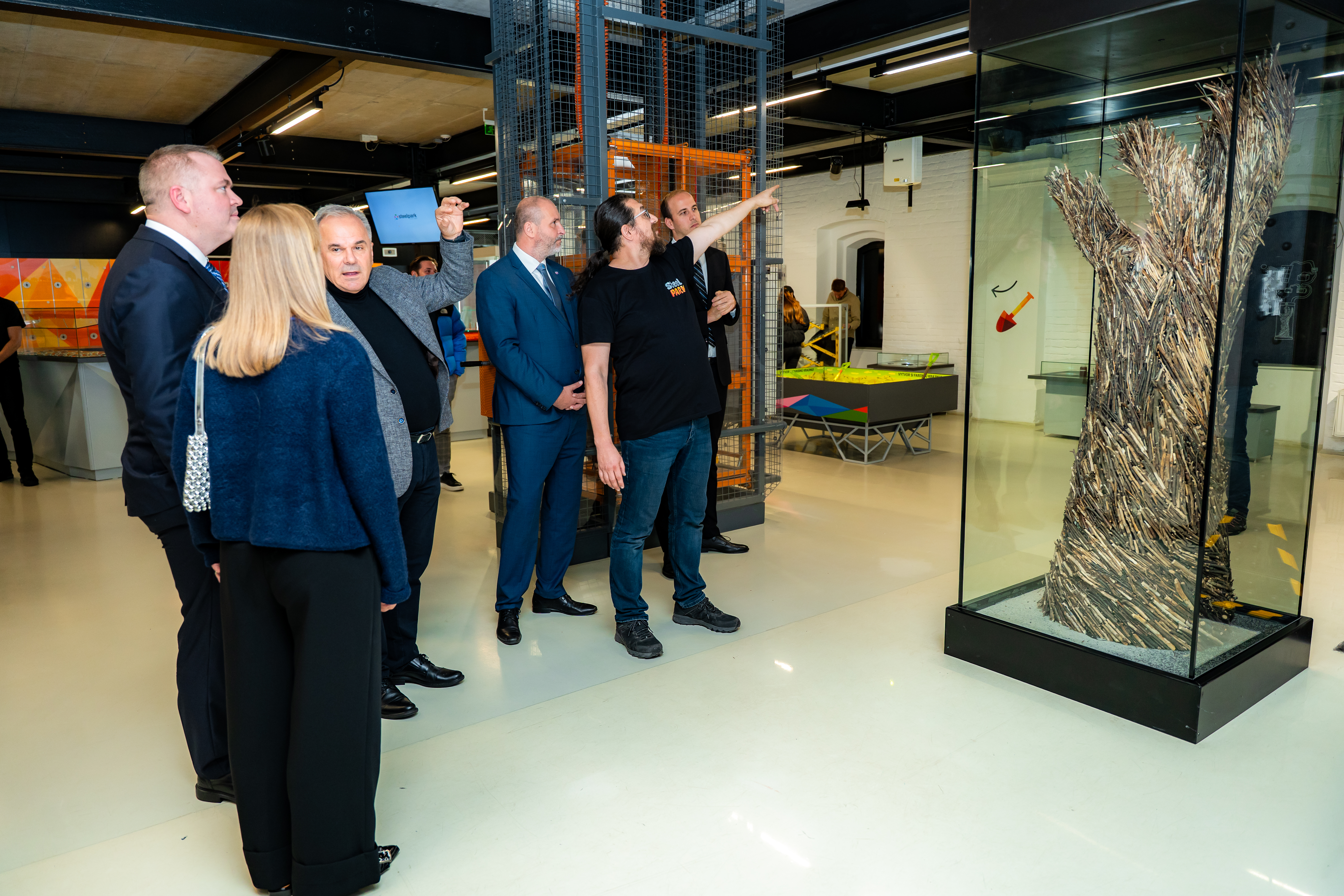 Otvorenie obnovy expozicie v Steelparku -25
